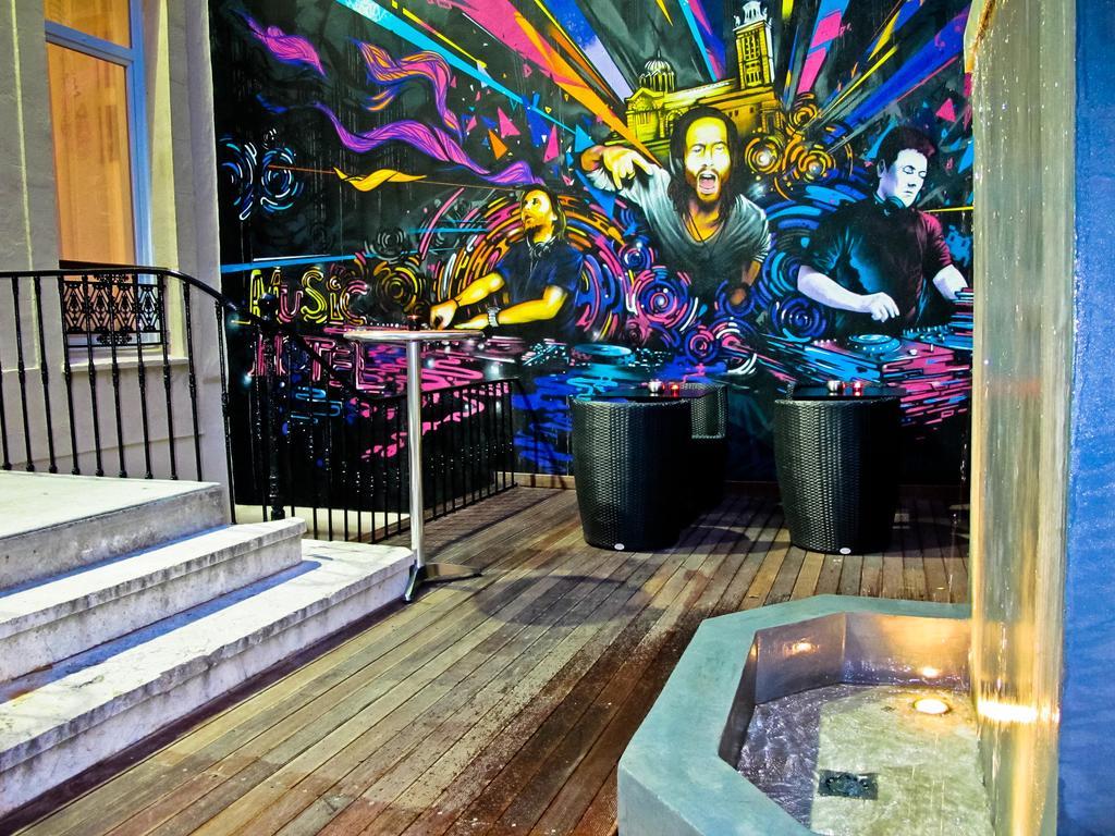 Music Hotel Марсилия Екстериор снимка